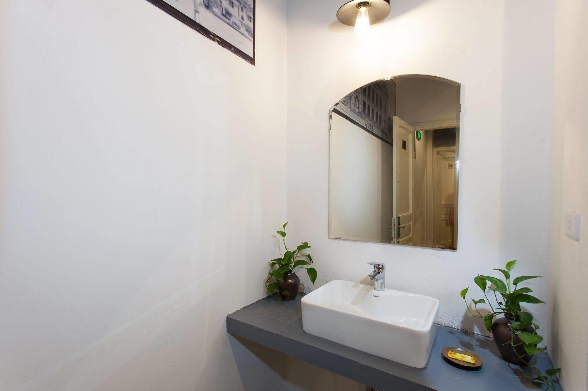 Luxury Backpakers Hotel Ханой Экстерьер фото
