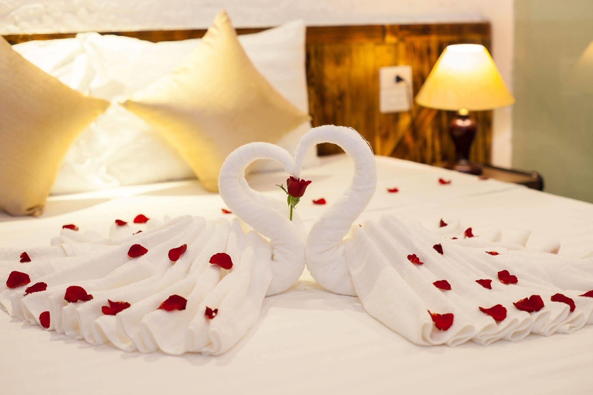 Luxury Backpakers Hotel Ханой Экстерьер фото