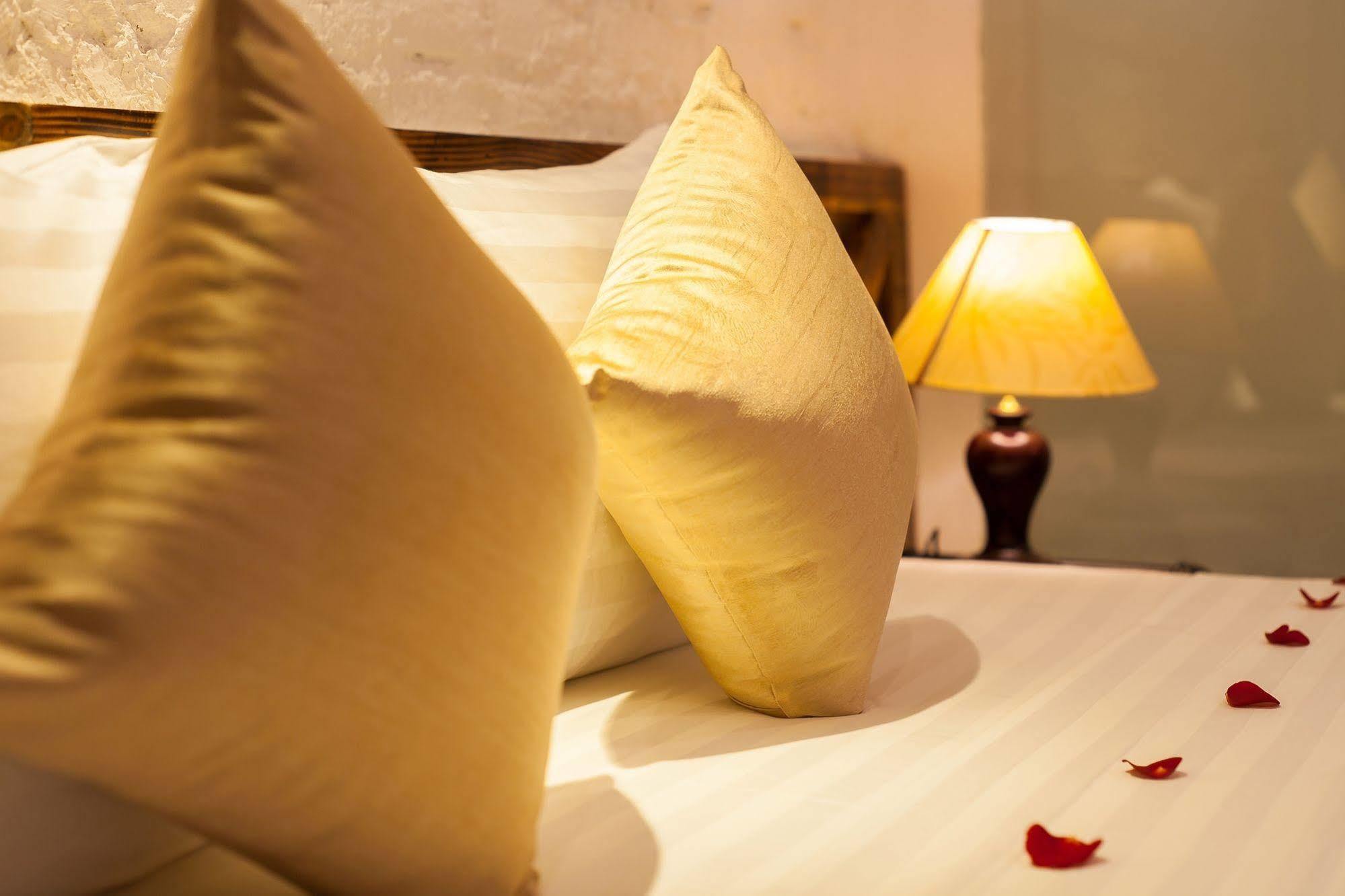 Luxury Backpakers Hotel Ханой Экстерьер фото