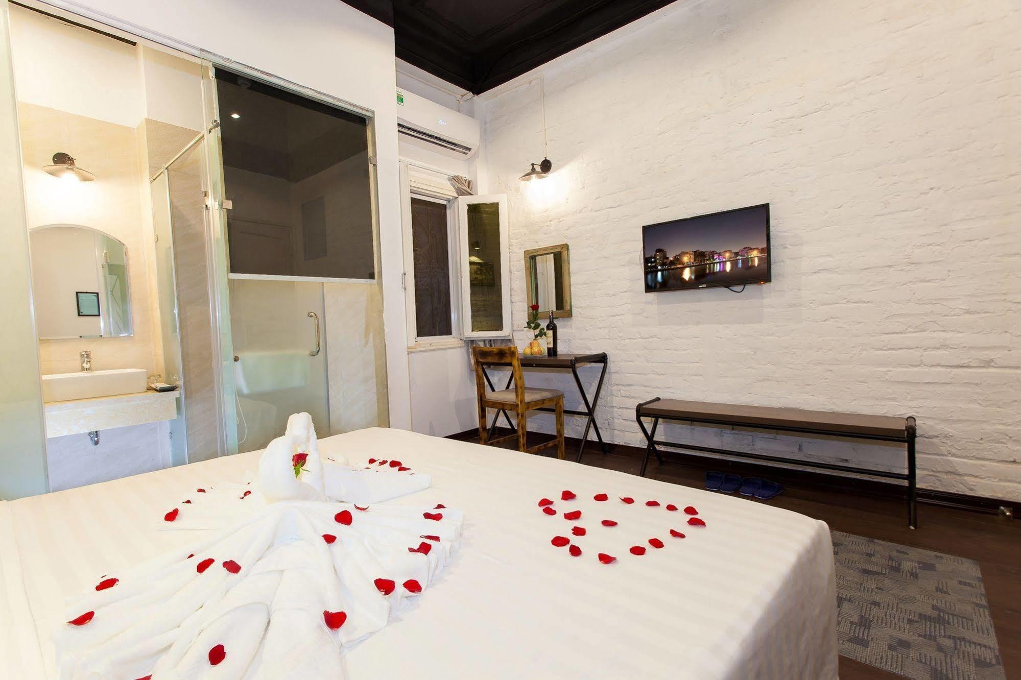 Luxury Backpakers Hotel Ханой Экстерьер фото