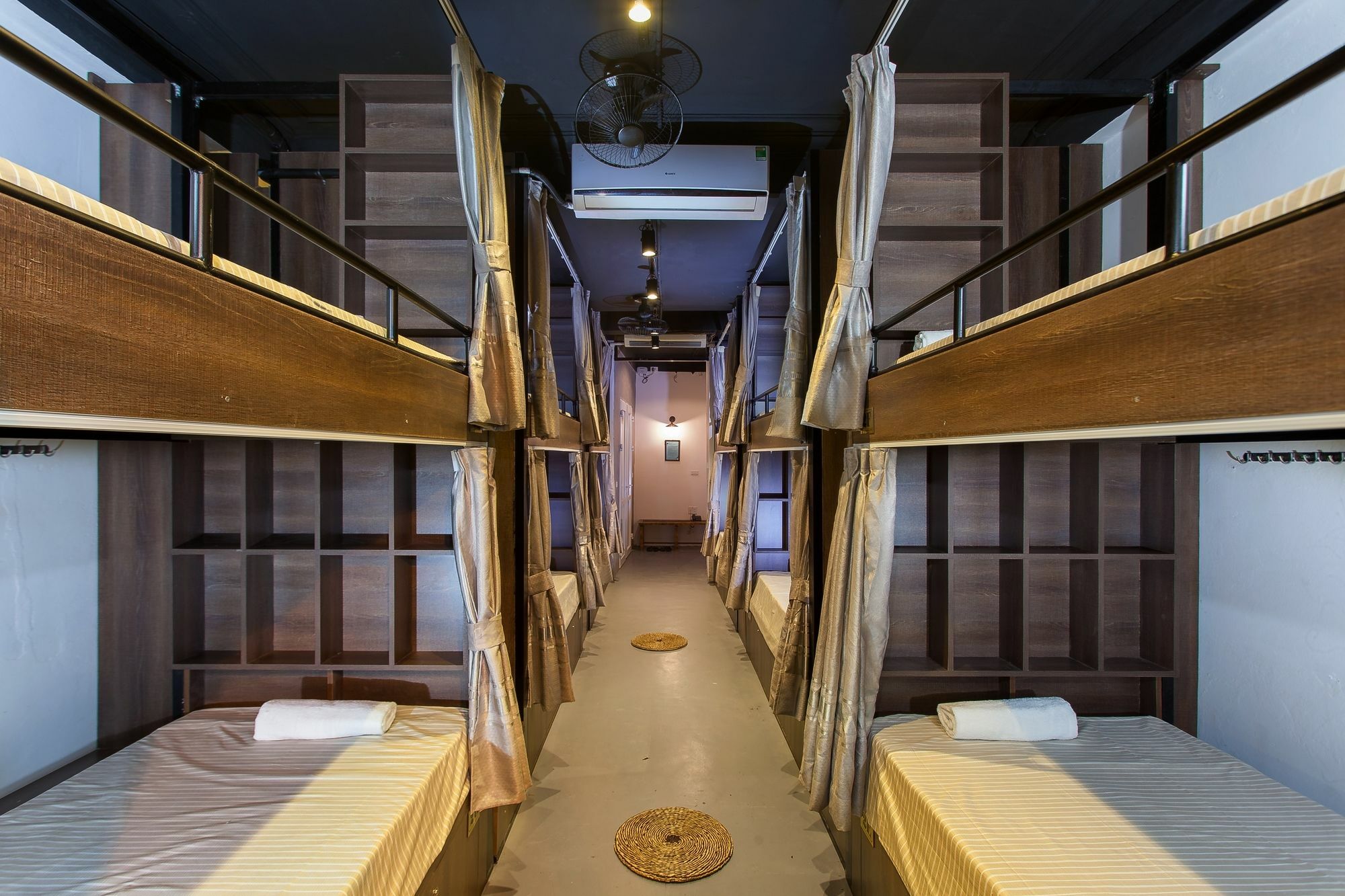 Luxury Backpakers Hotel Ханой Экстерьер фото
