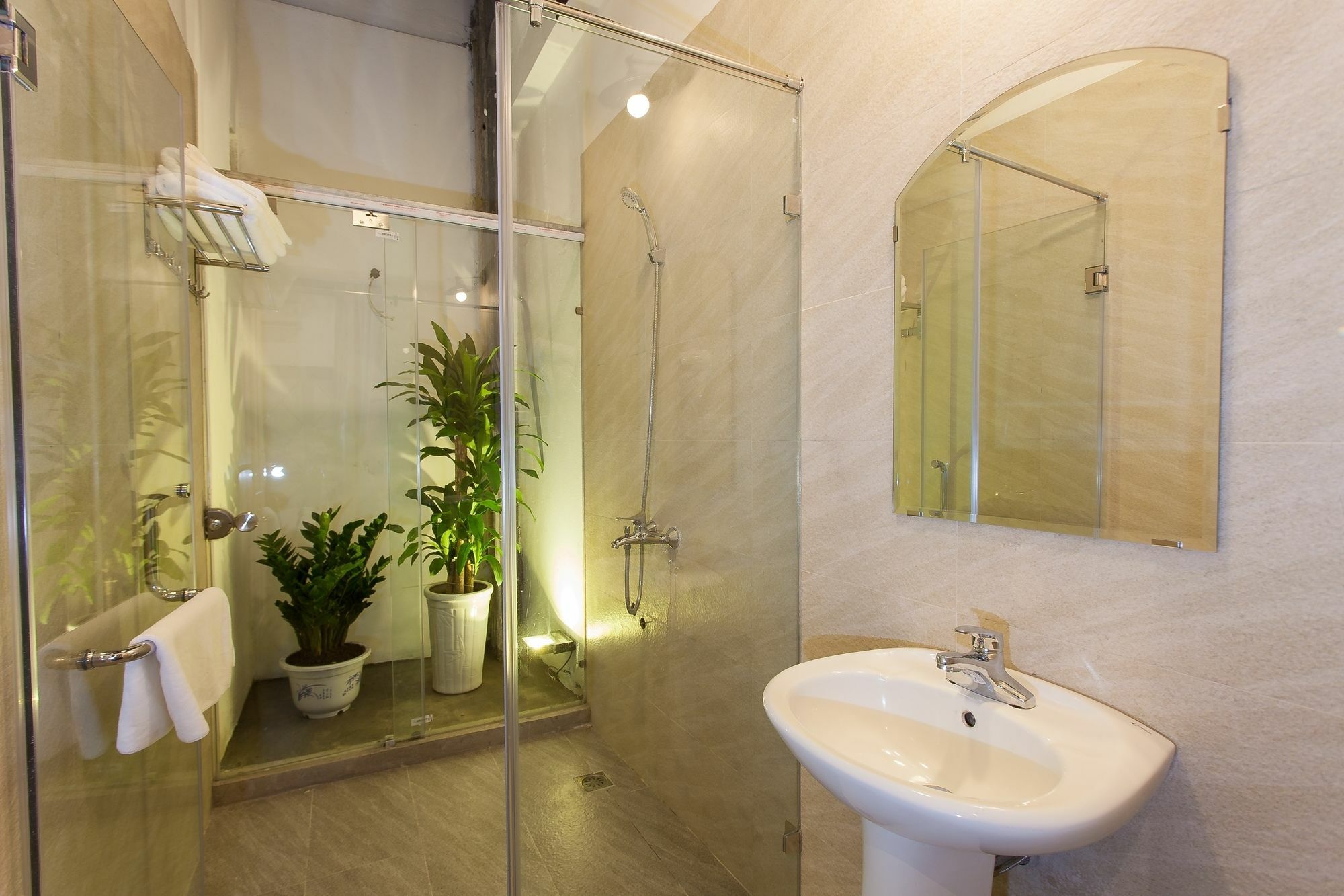 Luxury Backpakers Hotel Ханой Экстерьер фото